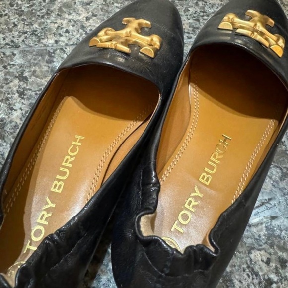 Tory Burch Black Leather Flats with Gold Logo - Picture 2 of 4